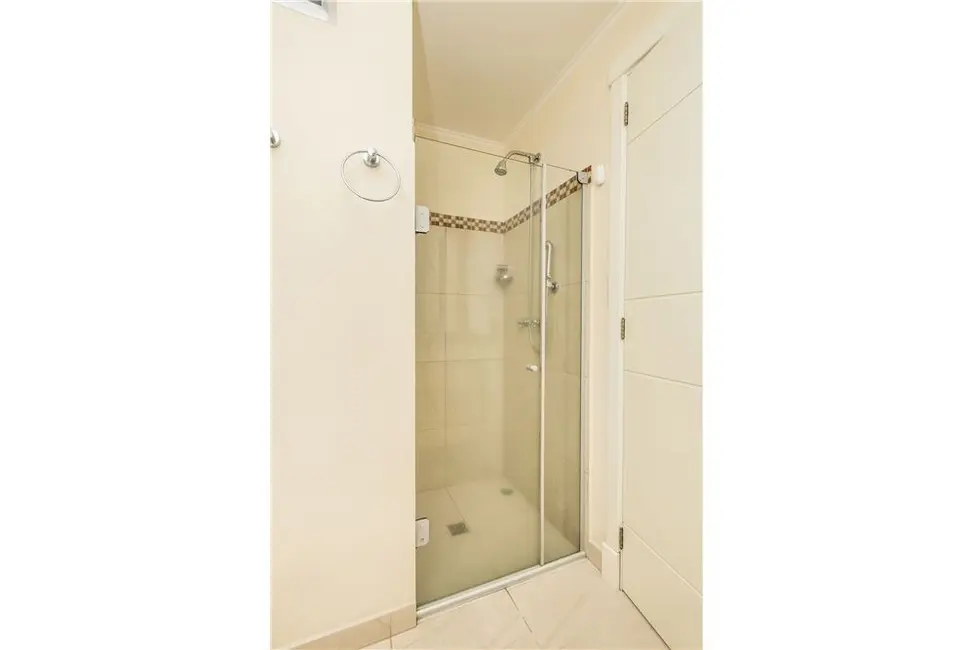 Apartamento com 3 quartos à venda, 92m2 em Menino Deus, Porto Alegre - RS - imagem 9 Foto 9 de Apartamento com 3 quartos à venda, 92m2 em Menino Deus, Porto Alegre - RS