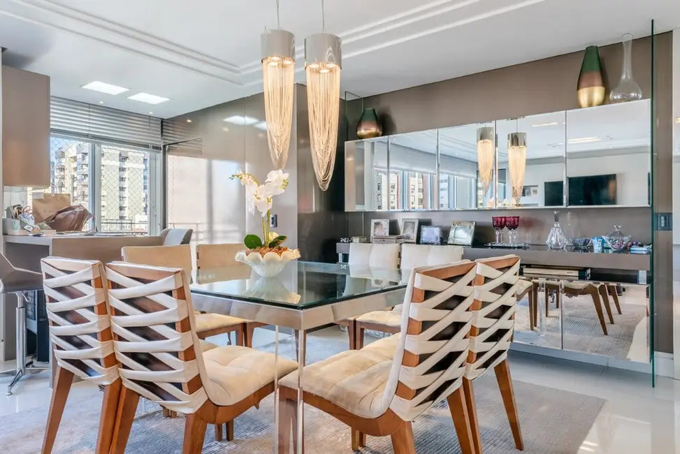 Apartamento com 3 quartos à venda, 136m2 em Auxiliadora, Porto Alegre - RS - imagem 3 Foto 3 de Apartamento com 3 quartos à venda, 136m2 em Auxiliadora, Porto Alegre - RS