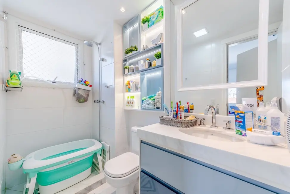 Apartamento com 3 quartos à venda, 136m2 em Auxiliadora, Porto Alegre - RS - imagem 9 Foto 9 de Apartamento com 3 quartos à venda, 136m2 em Auxiliadora, Porto Alegre - RS