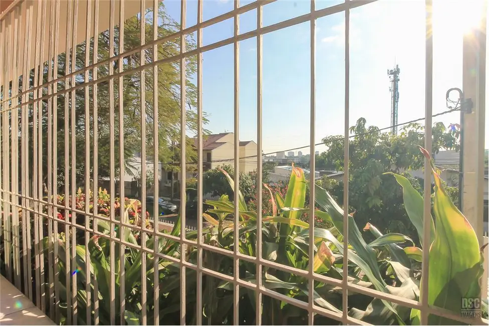 Casa com 4 quartos à venda, 212m2 em Nonoai, Porto Alegre - RS - imagem 8 Foto 8 de Casa com 4 quartos à venda, 212m2 em Nonoai, Porto Alegre - RS