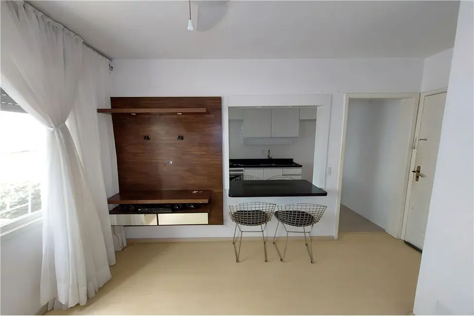 Foto 2 de Apartamento com 2 quartos à venda, 45m2 em Camaquã, Porto Alegre - RS