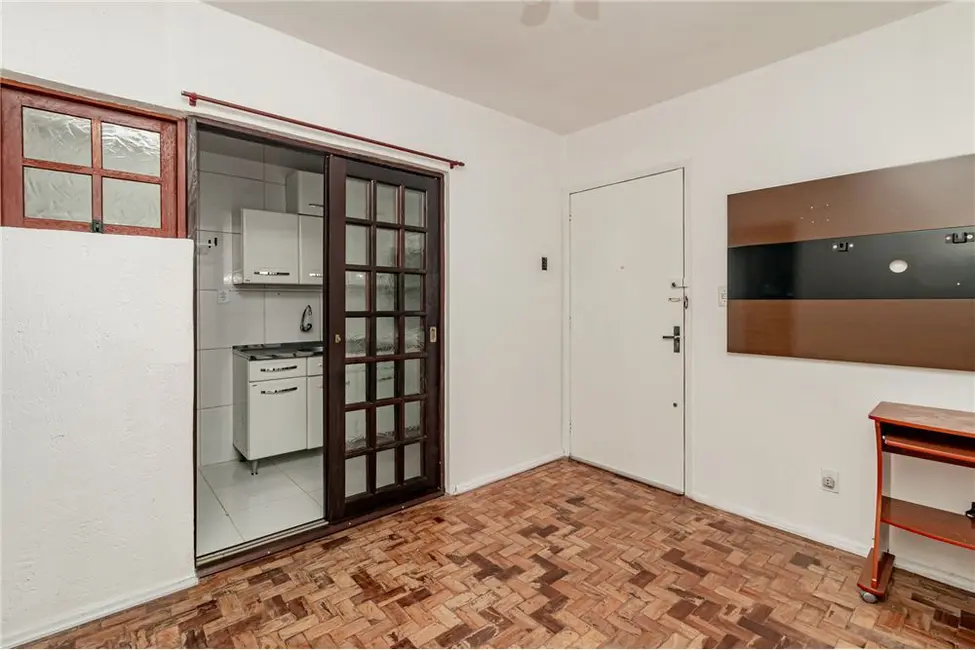 Foto 1 de Apartamento com 1 quarto à venda, 32m2 em Passo da Areia, Porto Alegre - RS
