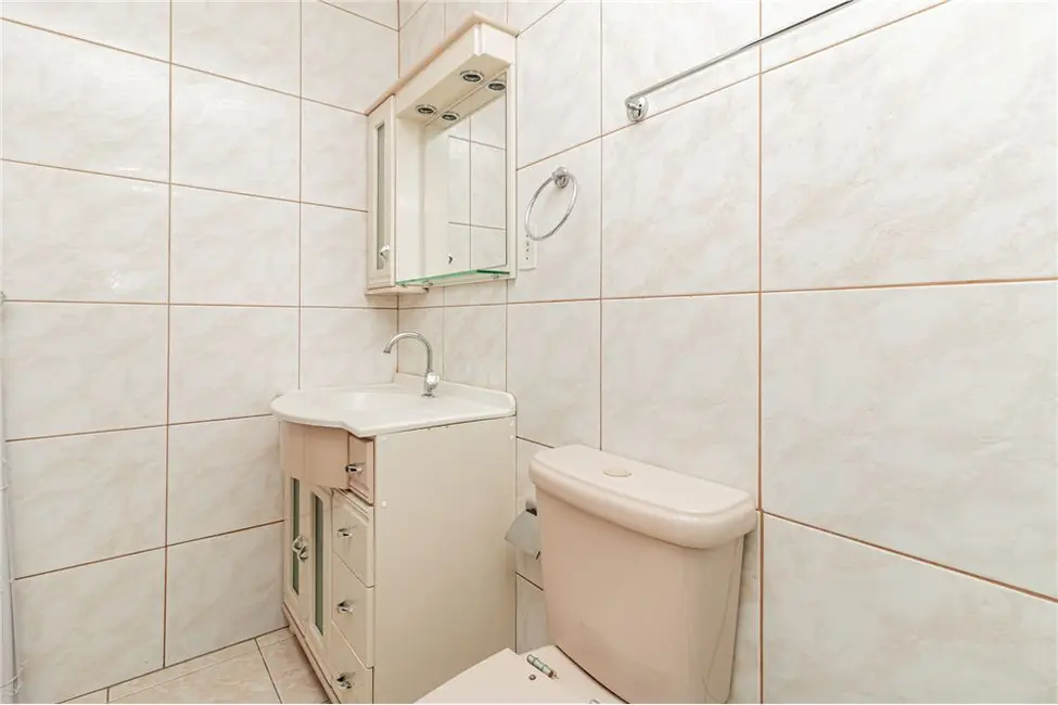 Apartamento com 1 quarto à venda, 32m2 em Passo da Areia, Porto Alegre - RS - imagem 7 Foto 7 de Apartamento com 1 quarto à venda, 32m2 em Passo da Areia, Porto Alegre - RS