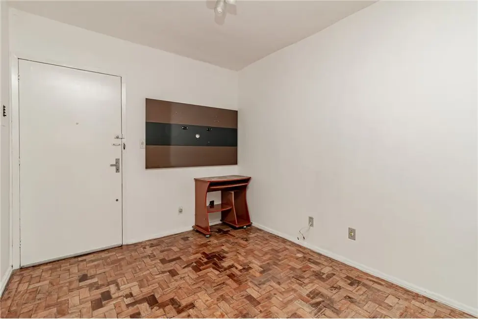 Foto 2 de Apartamento com 1 quarto à venda, 32m2 em Passo da Areia, Porto Alegre - RS