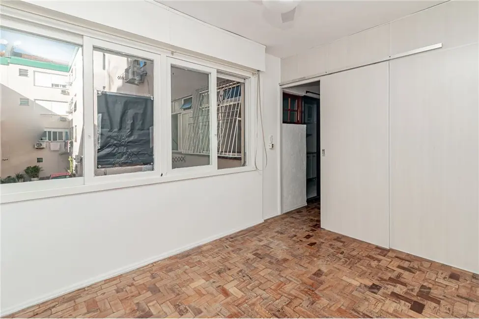 Apartamento com 1 quarto à venda, 32m2 em Passo da Areia, Porto Alegre - RS - imagem 5 Foto 5 de Apartamento com 1 quarto à venda, 32m2 em Passo da Areia, Porto Alegre - RS