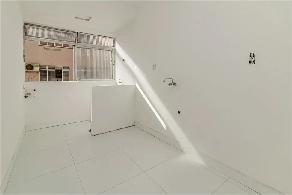 Apartamento com 1 quarto à venda, 42m2 em Passo da Areia, Porto Alegre - RS - imagem 9 Foto 9 de Apartamento com 1 quarto à venda, 42m2 em Passo da Areia, Porto Alegre - RS