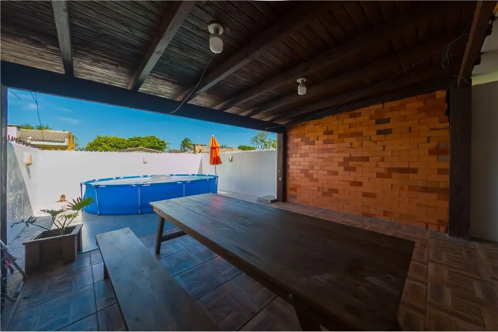 Foto 19 de Casa com 2 quartos à venda, 65m2 em Tramandai - RS