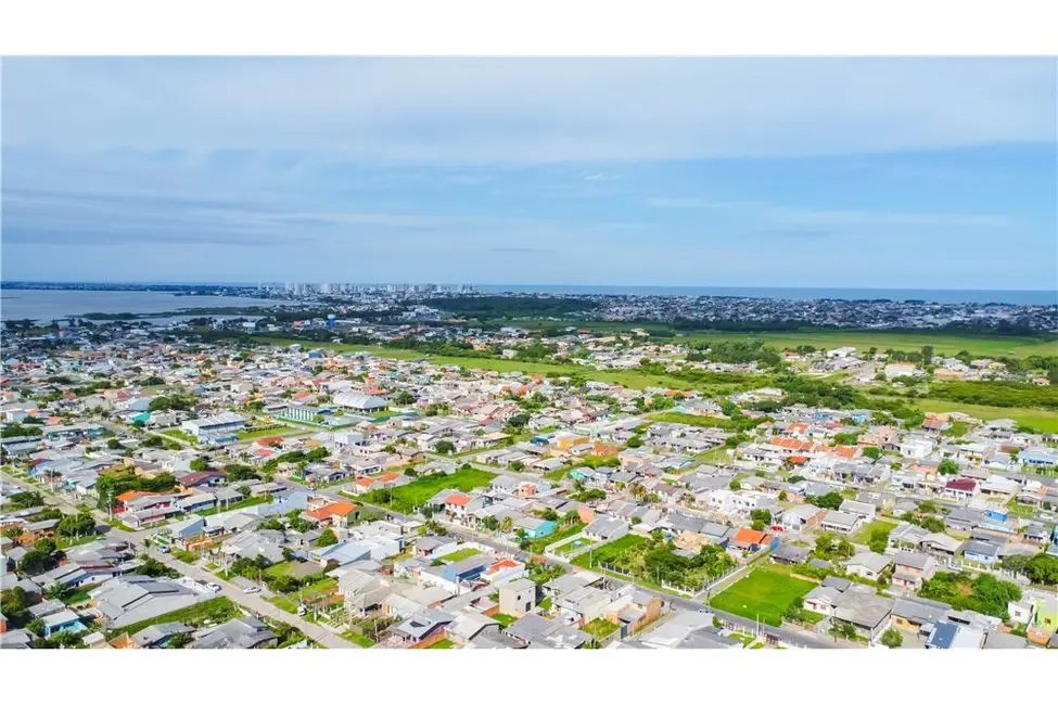Foto 30 de Casa com 2 quartos à venda, 65m2 em Tramandai - RS