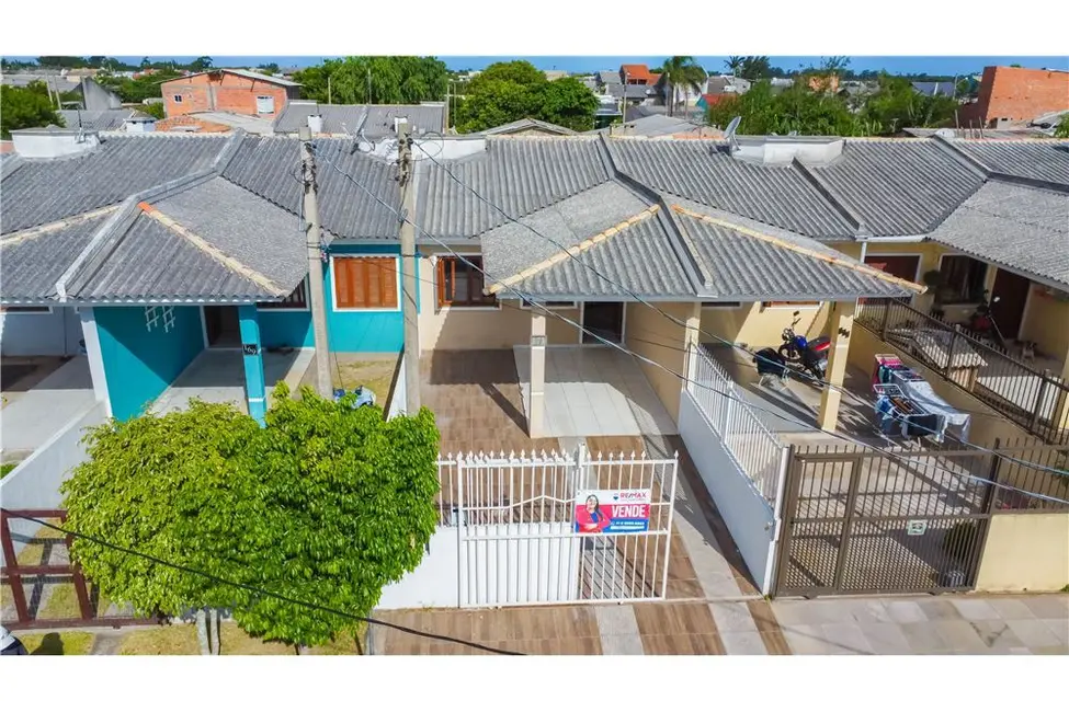 Foto 22 de Casa com 2 quartos à venda, 65m2 em Tramandai - RS