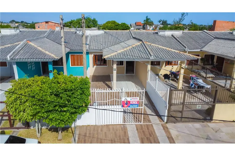 Foto 23 de Casa com 2 quartos à venda, 65m2 em Tramandai - RS