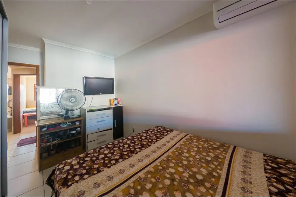 Foto 17 de Casa com 2 quartos à venda, 65m2 em Tramandai - RS