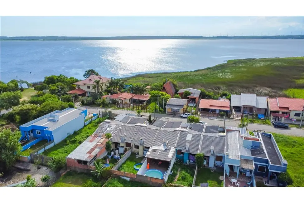 Foto 33 de Casa com 2 quartos à venda, 65m2 em Tramandai - RS