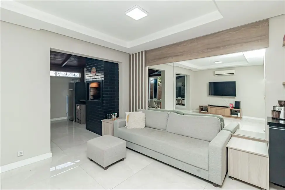 Foto 3 de Casa com 3 quartos à venda, 144m2 em Sarandi, Porto Alegre - RS