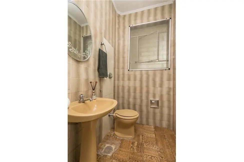 Casa com 7 quartos à venda, 425m2 em Jardim Itu, Porto Alegre - RS - imagem 9 Foto 9 de Casa com 7 quartos à venda, 425m2 em Jardim Itu, Porto Alegre - RS