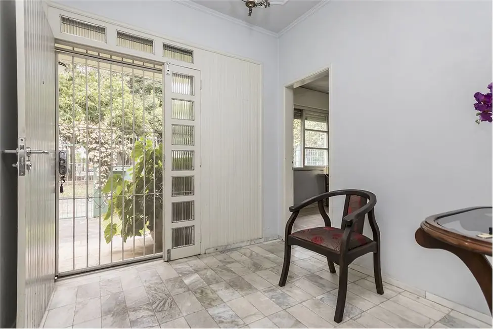 Casa com 7 quartos à venda, 425m2 em Jardim Itu, Porto Alegre - RS - imagem 6 Foto 6 de Casa com 7 quartos à venda, 425m2 em Jardim Itu, Porto Alegre - RS