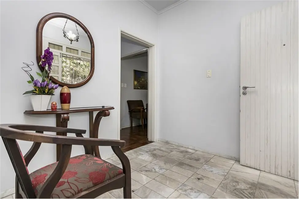 Casa com 7 quartos à venda, 425m2 em Jardim Itu, Porto Alegre - RS - imagem 5 Foto 5 de Casa com 7 quartos à venda, 425m2 em Jardim Itu, Porto Alegre - RS