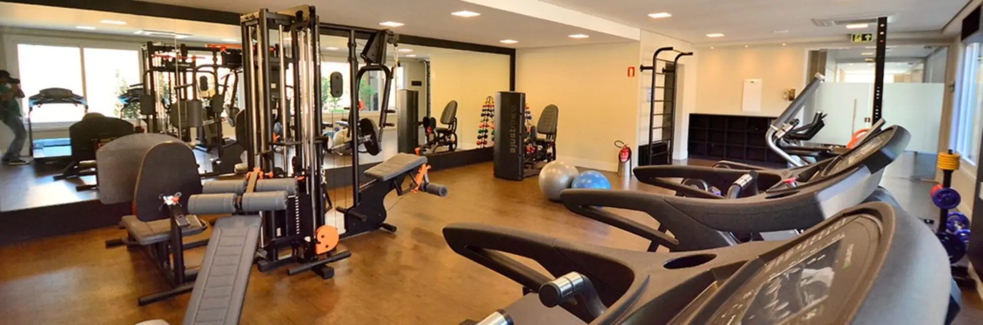 Apartamento com 3 quartos à venda, 346m2 em Vila Assunção, Porto Alegre - RS - imagem 6 Foto 6 de Apartamento com 3 quartos à venda, 346m2 em Vila Assunção, Porto Alegre - RS