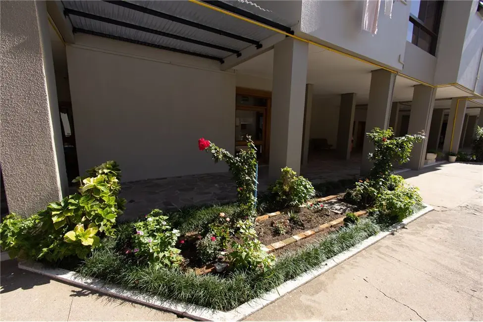 Foto 6 de Apartamento com 2 quartos à venda, 70m2 em São João, Porto Alegre - RS