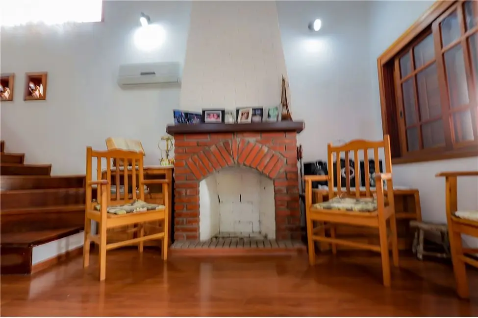 Casa com 4 quartos à venda, 286m2 em São Lucas, Viamao - RS - imagem 5 Foto 5 de Casa com 4 quartos à venda, 286m2 em São Lucas, Viamao - RS