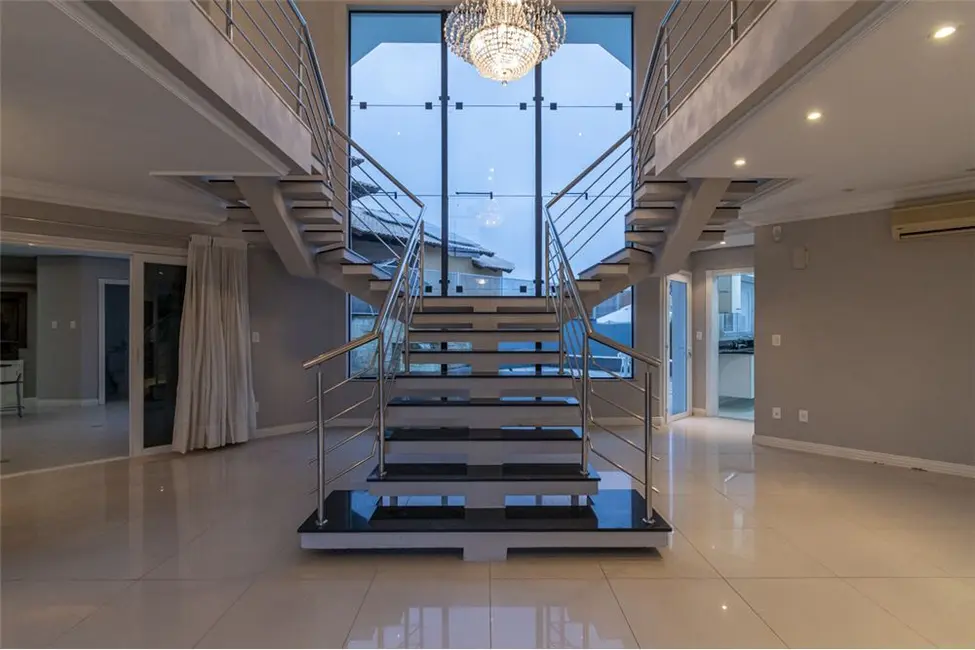 Foto 2 de Casa com 4 quartos à venda, 340m2 em Estância Velha, Canoas - RS