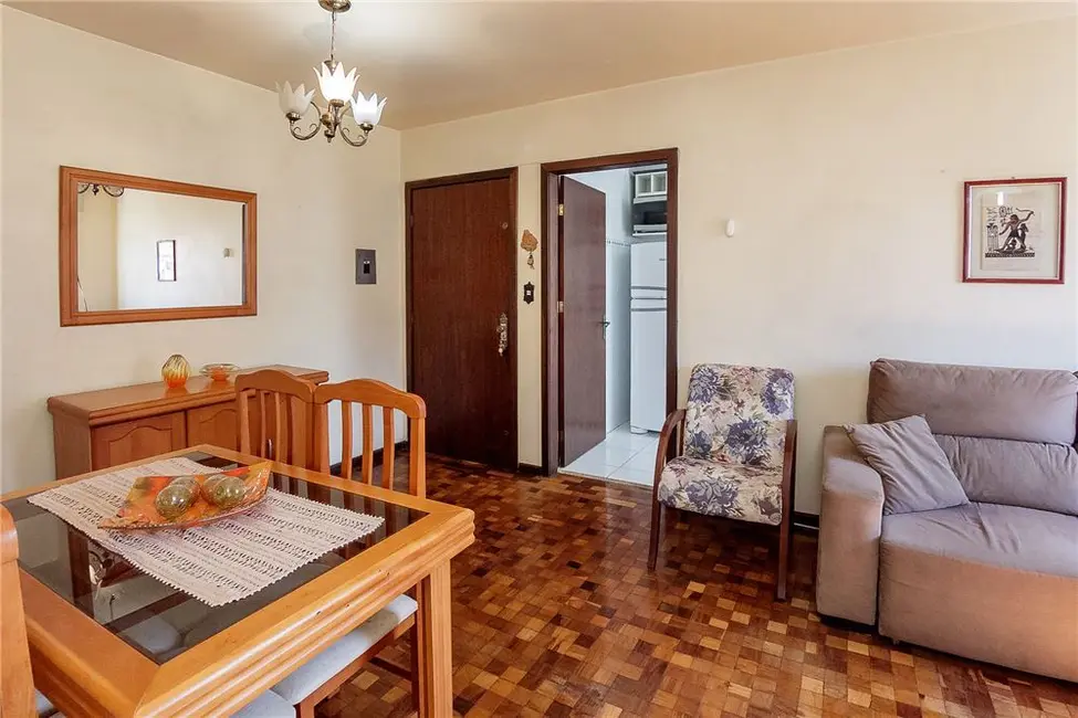 Apartamento com 2 quartos à venda, 58m2 em Passo da Areia, Porto Alegre - RS - imagem 4 Foto 4 de Apartamento com 2 quartos à venda, 58m2 em Passo da Areia, Porto Alegre - RS