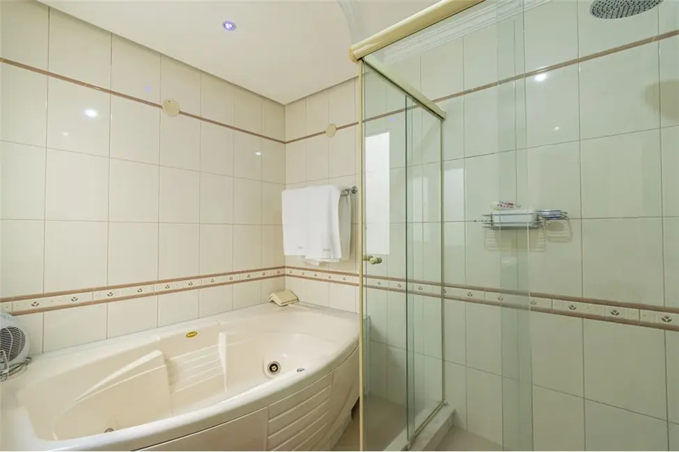 Casa com 4 quartos à venda, 500m2 em Canoas - RS - imagem 9 Foto 9 de Casa com 4 quartos à venda, 500m2 em Canoas - RS