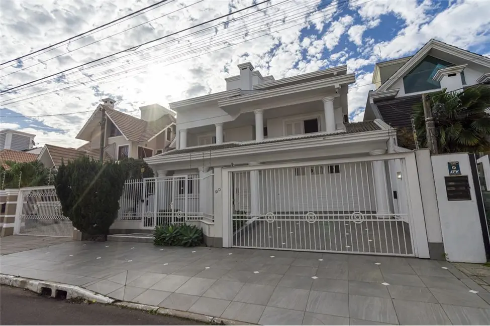 Casa com 4 quartos à venda, 500m2 em Canoas - RS - imagem 1 Foto 1 de Casa com 4 quartos à venda, 500m2 em Canoas - RS