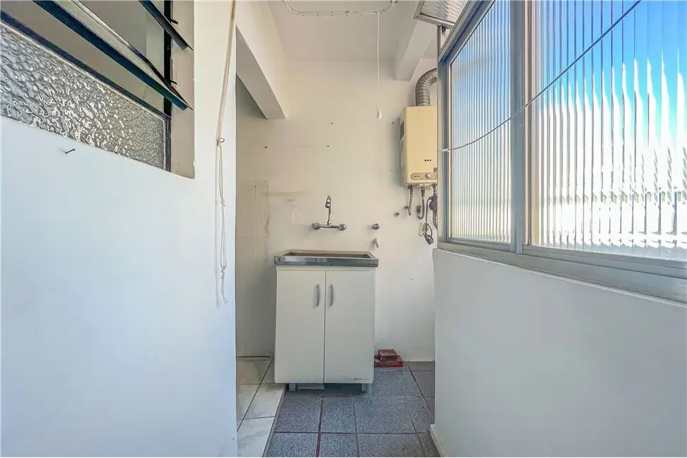 Foto 7 de Apartamento com 2 quartos à venda, 60m2 em São João, Porto Alegre - RS