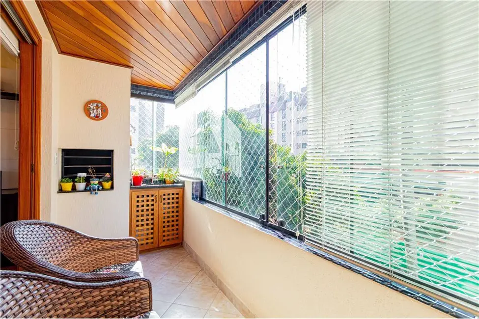 Apartamento com 2 quartos à venda, 82m2 em Menino Deus, Porto Alegre - RS - imagem 8 Foto 8 de Apartamento com 2 quartos à venda, 82m2 em Menino Deus, Porto Alegre - RS