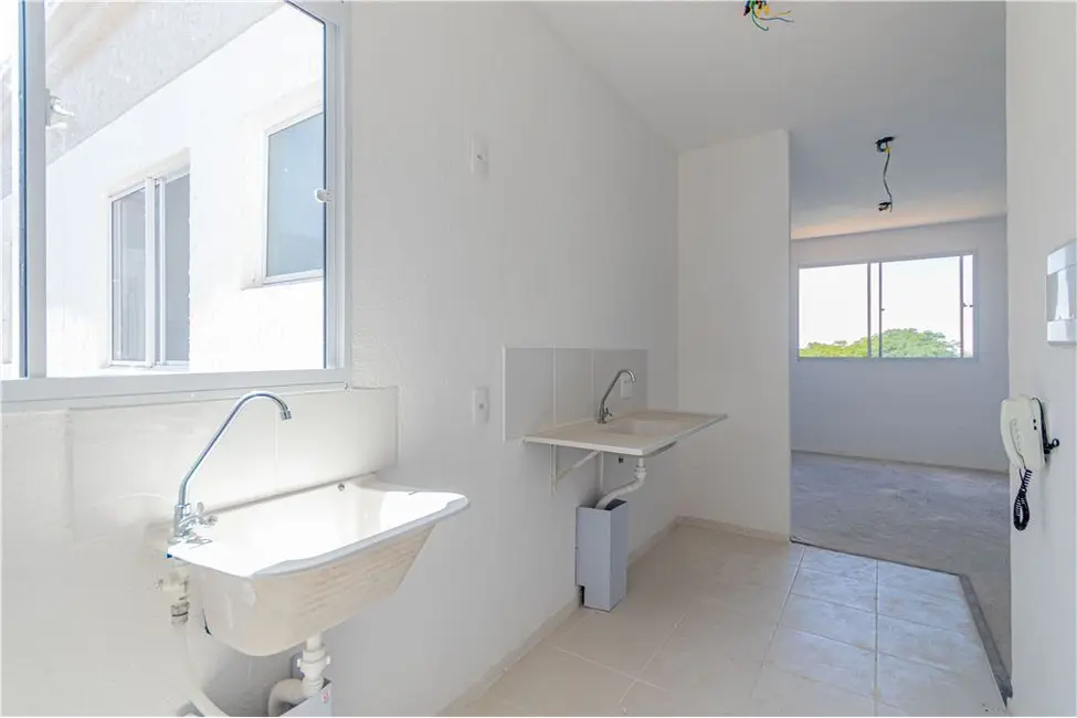 Apartamento com 2 quartos à venda, 42m2 em Rio Branco, Canoas - RS - imagem 5 Foto 5 de Apartamento com 2 quartos à venda, 42m2 em Rio Branco, Canoas - RS