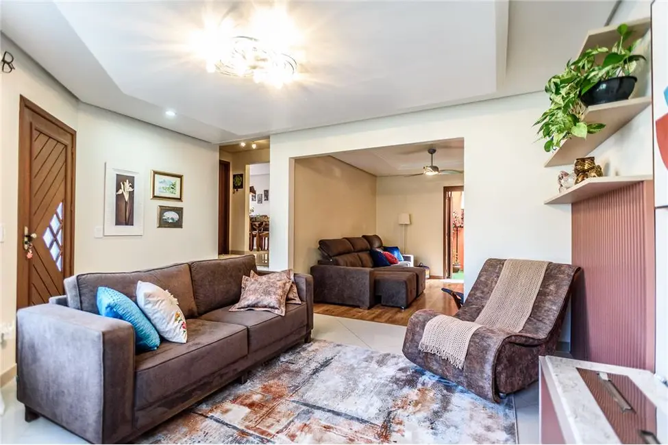 Casa com 3 quartos à venda, 257m2 em São Lucas, Viamao - RS - imagem 3 Foto 3 de Casa com 3 quartos à venda, 257m2 em São Lucas, Viamao - RS