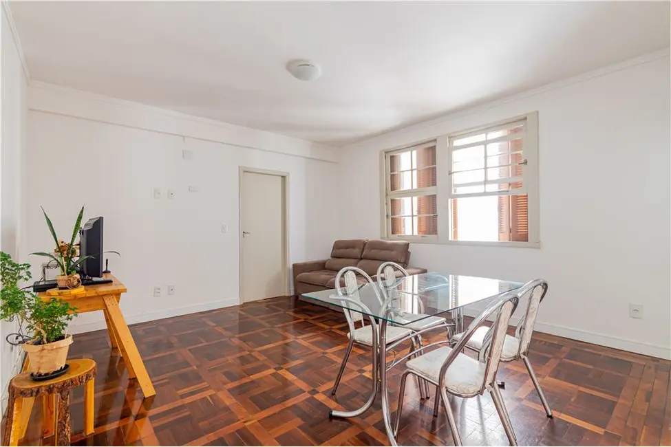 Apartamento com 3 quartos à venda, 123m2 em Independência, Porto Alegre - RS - imagem 3 Foto 3 de Apartamento com 3 quartos à venda, 123m2 em Independência, Porto Alegre - RS