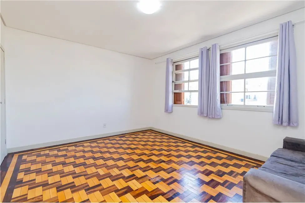 Apartamento com 3 quartos à venda, 123m2 em Independência, Porto Alegre - RS - imagem 4 Foto 4 de Apartamento com 3 quartos à venda, 123m2 em Independência, Porto Alegre - RS