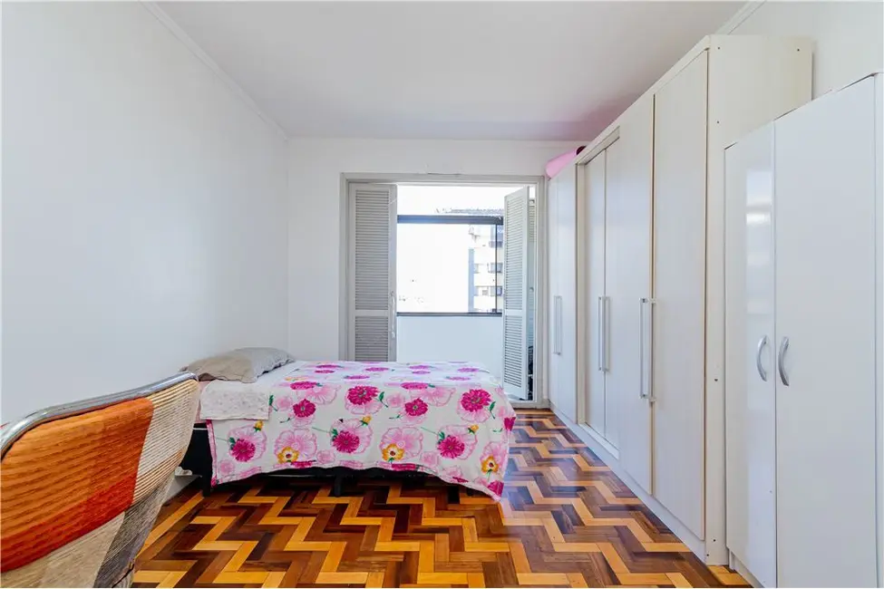 Apartamento com 3 quartos à venda, 123m2 em Independência, Porto Alegre - RS - imagem 8 Foto 8 de Apartamento com 3 quartos à venda, 123m2 em Independência, Porto Alegre - RS