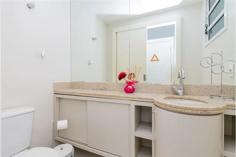 Apartamento com 3 quartos à venda, 125m2 em Jardim Europa, Porto Alegre - RS - imagem 8 Foto 8 de Apartamento com 3 quartos à venda, 125m2 em Jardim Europa, Porto Alegre - RS