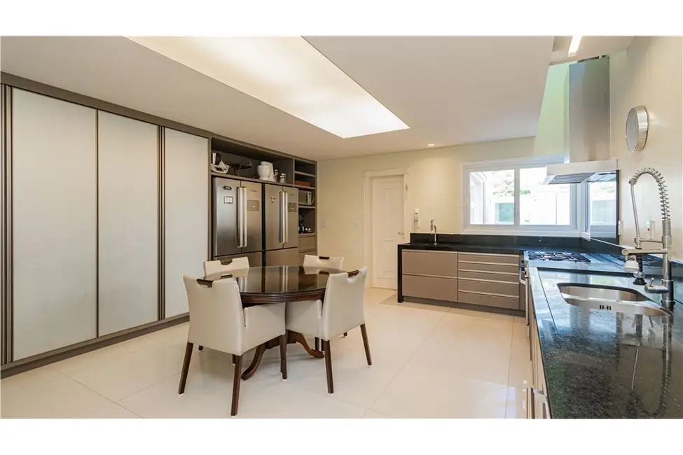 Casa com 7 quartos à venda, 941m2 em Belém Novo, Porto Alegre - RS - imagem 9 Foto 9 de Casa com 7 quartos à venda, 941m2 em Belém Novo, Porto Alegre - RS