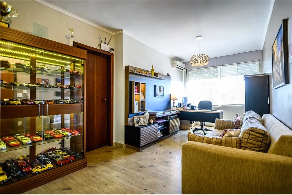 Apartamento com 3 quartos à venda, 140m2 em Jardim Botânico, Porto Alegre - RS - imagem 1 Foto 1 de Apartamento com 3 quartos à venda, 140m2 em Jardim Botânico, Porto Alegre - RS