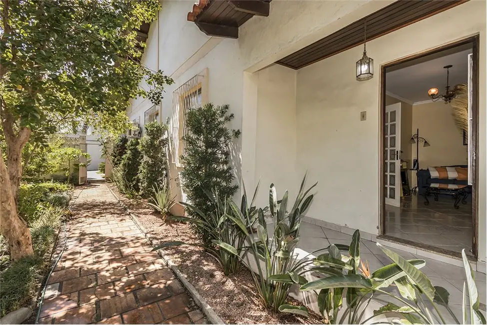 Casa com 3 quartos à venda, 151m2 em Santa Maria Goretti, Porto Alegre - RS - imagem 7 Foto 7 de Casa com 3 quartos à venda, 151m2 em Santa Maria Goretti, Porto Alegre - RS