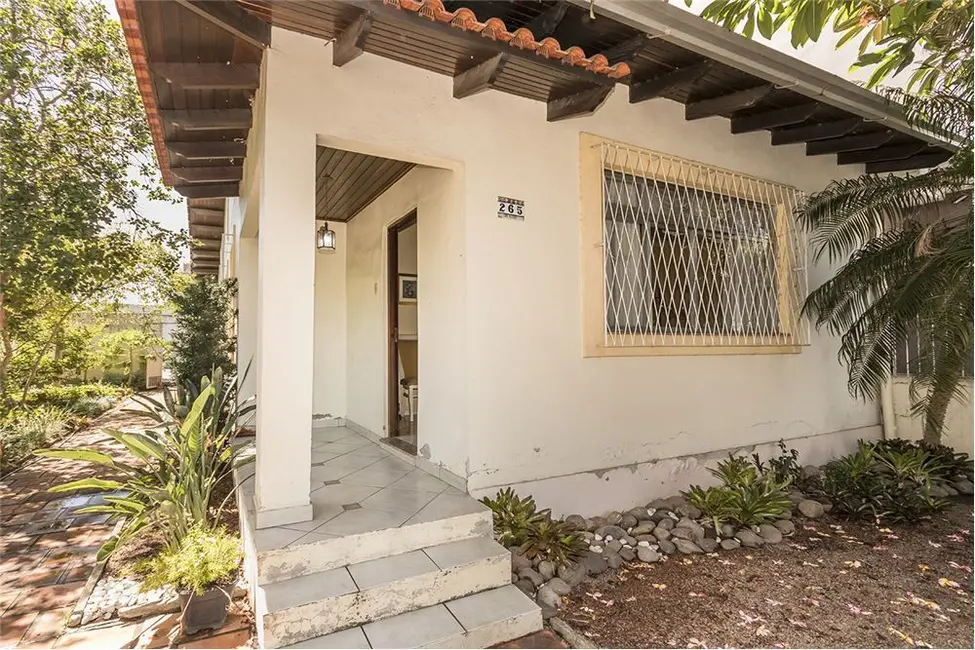 Casa com 3 quartos à venda, 151m2 em Santa Maria Goretti, Porto Alegre - RS - imagem 4 Foto 4 de Casa com 3 quartos à venda, 151m2 em Santa Maria Goretti, Porto Alegre - RS