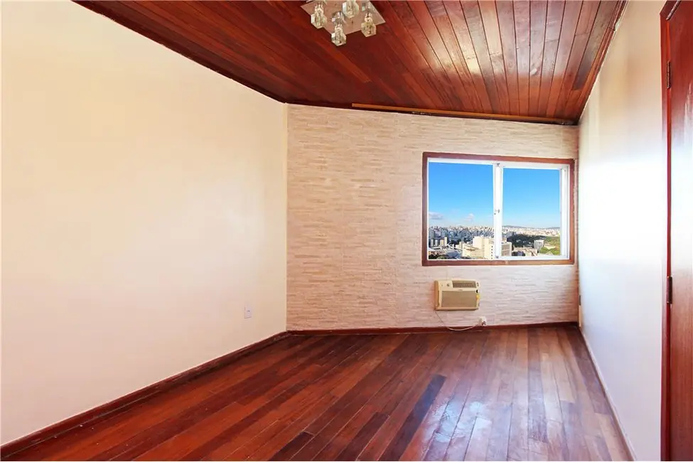Apartamento com 2 quartos à venda, 63m2 em Centro Histórico, Porto Alegre - RS - imagem 7 Foto 7 de Apartamento com 2 quartos à venda, 63m2 em Centro Histórico, Porto Alegre - RS