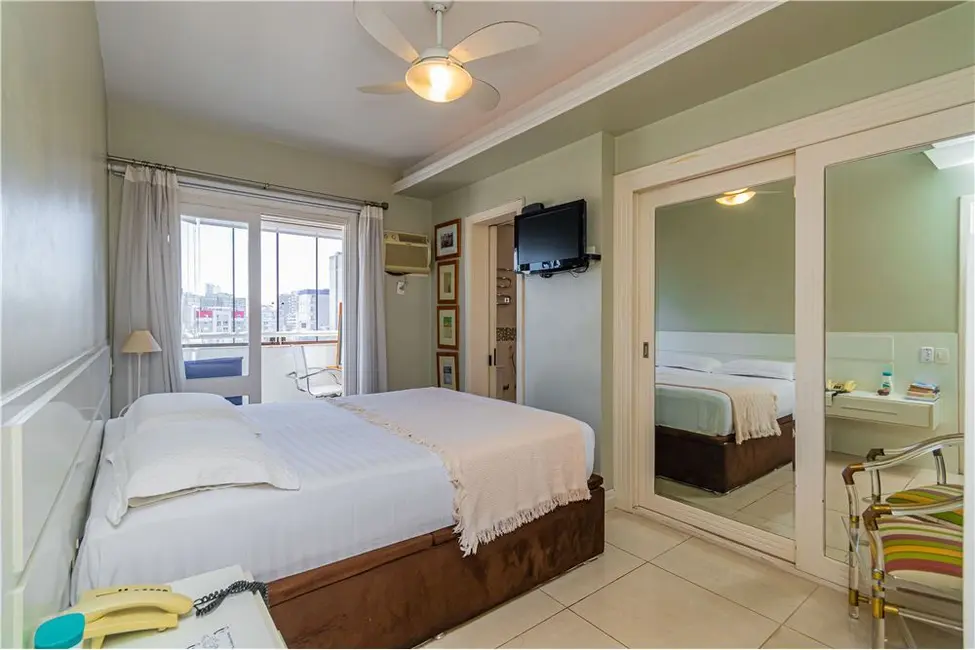 Apartamento com 1 quarto à venda, 53m2 em Independência, Porto Alegre - RS - imagem 9 Foto 9 de Apartamento com 1 quarto à venda, 53m2 em Independência, Porto Alegre - RS