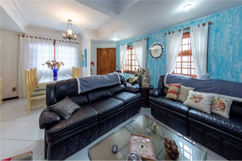 Casa com 4 quartos à venda, 300m2 em Teresópolis, Porto Alegre - RS - imagem 4 Foto 4 de Casa com 4 quartos à venda, 300m2 em Teresópolis, Porto Alegre - RS