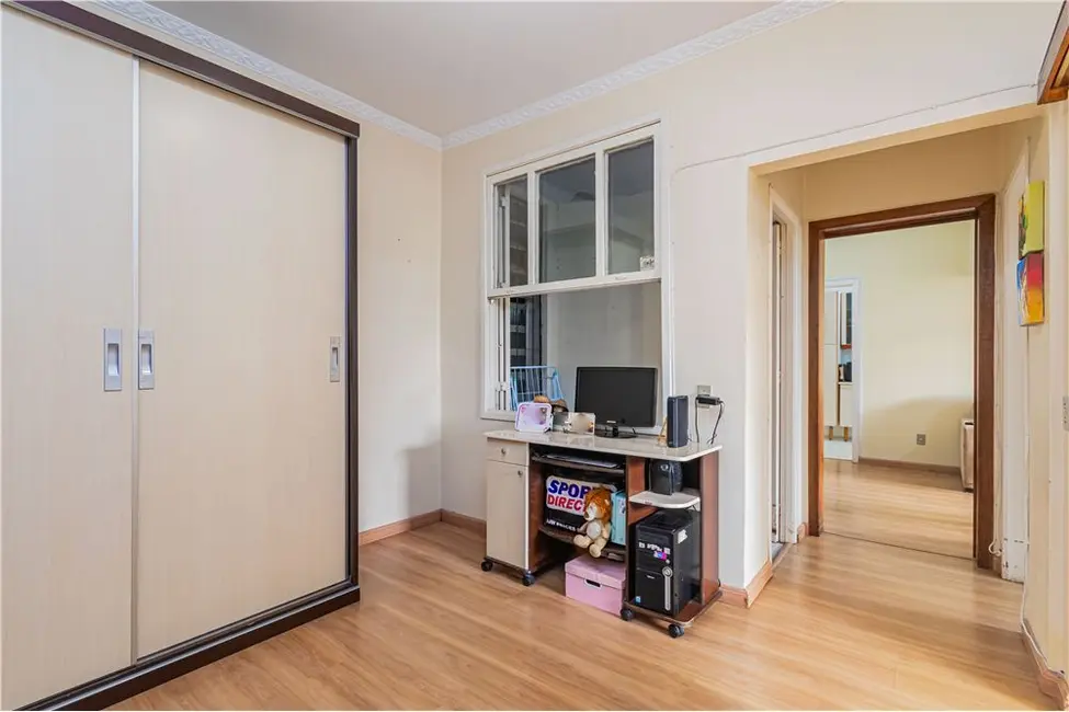 Apartamento com 2 quartos à venda, 73m2 em Menino Deus, Porto Alegre - RS - imagem 8 Foto 8 de Apartamento com 2 quartos à venda, 73m2 em Menino Deus, Porto Alegre - RS