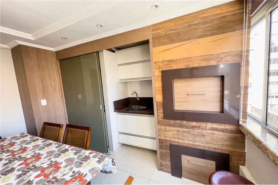 Apartamento com 3 quartos à venda, 100m2 em Centro Histórico, Porto Alegre - RS - imagem 9 Foto 9 de Apartamento com 3 quartos à venda, 100m2 em Centro Histórico, Porto Alegre - RS