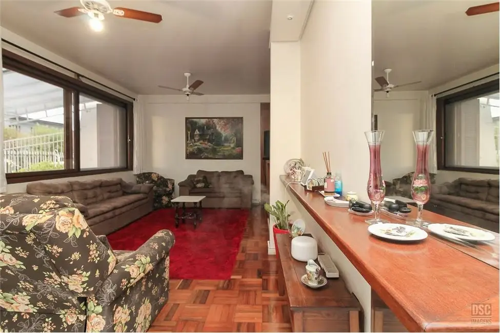 Casa com 4 quartos à venda, 285m2 em Bom Jesus, Porto Alegre - RS - imagem 6 Foto 6 de Casa com 4 quartos à venda, 285m2 em Bom Jesus, Porto Alegre - RS