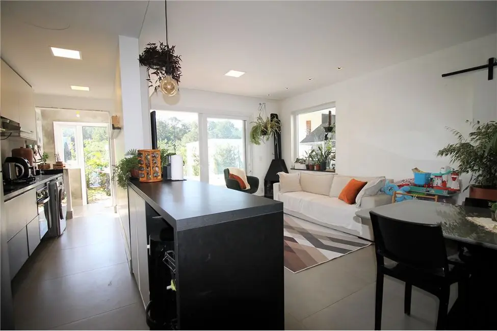 Casa com 3 quartos à venda, 79m2 em Lomba do Pinheiro, Porto Alegre - RS - imagem 3 Foto 3 de Casa com 3 quartos à venda, 79m2 em Lomba do Pinheiro, Porto Alegre - RS