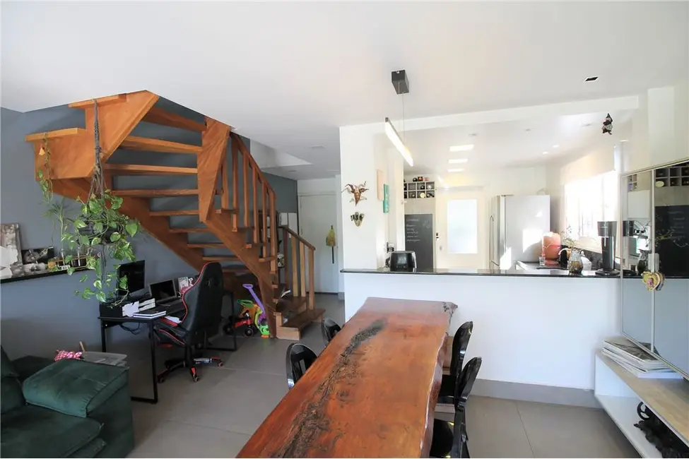 Casa com 3 quartos à venda, 112m2 em Agronomia, Porto Alegre - RS - imagem 5 Foto 5 de Casa com 3 quartos à venda, 112m2 em Agronomia, Porto Alegre - RS