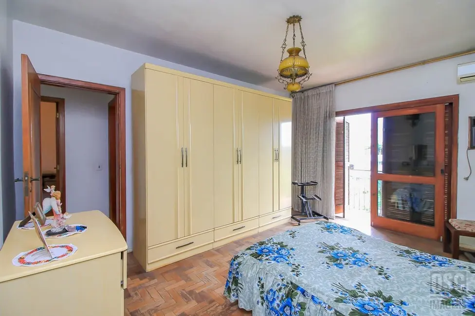 Casa com 3 quartos à venda, 299m2 em Glória, Porto Alegre - RS - imagem 8 Foto 8 de Casa com 3 quartos à venda, 299m2 em Glória, Porto Alegre - RS