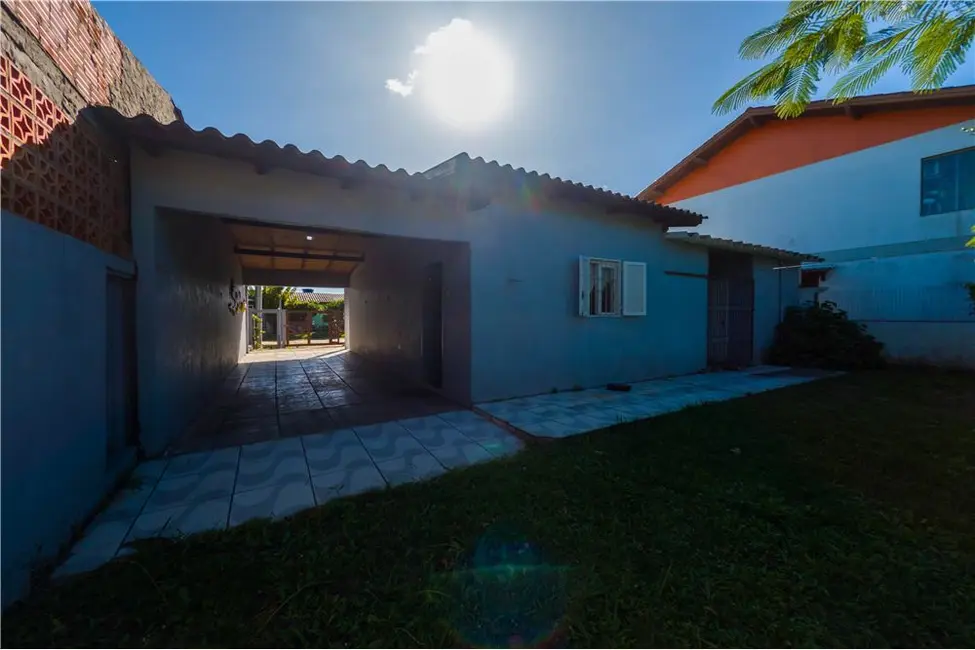 Foto 20 de Casa com 3 quartos à venda, 92m2 em Tramandai - RS