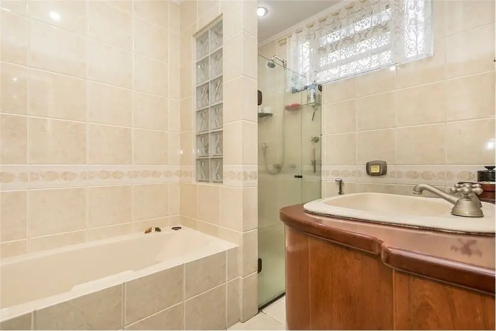 Foto 6 de Apartamento com 3 quartos à venda, 120m2 em Santana, Porto Alegre - RS